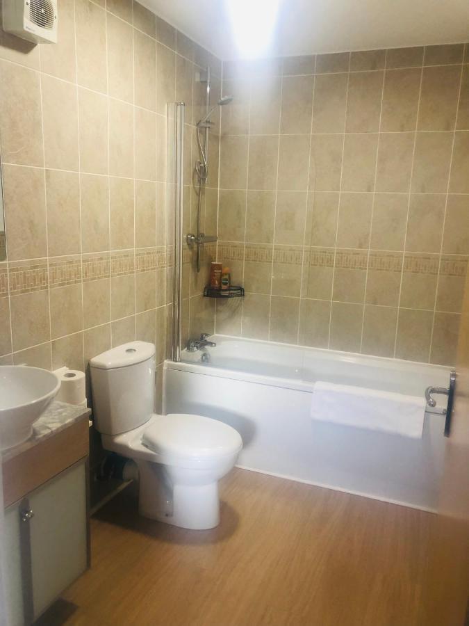 אדינבורו Apartment 2 Bath Free Parking מראה חיצוני תמונה