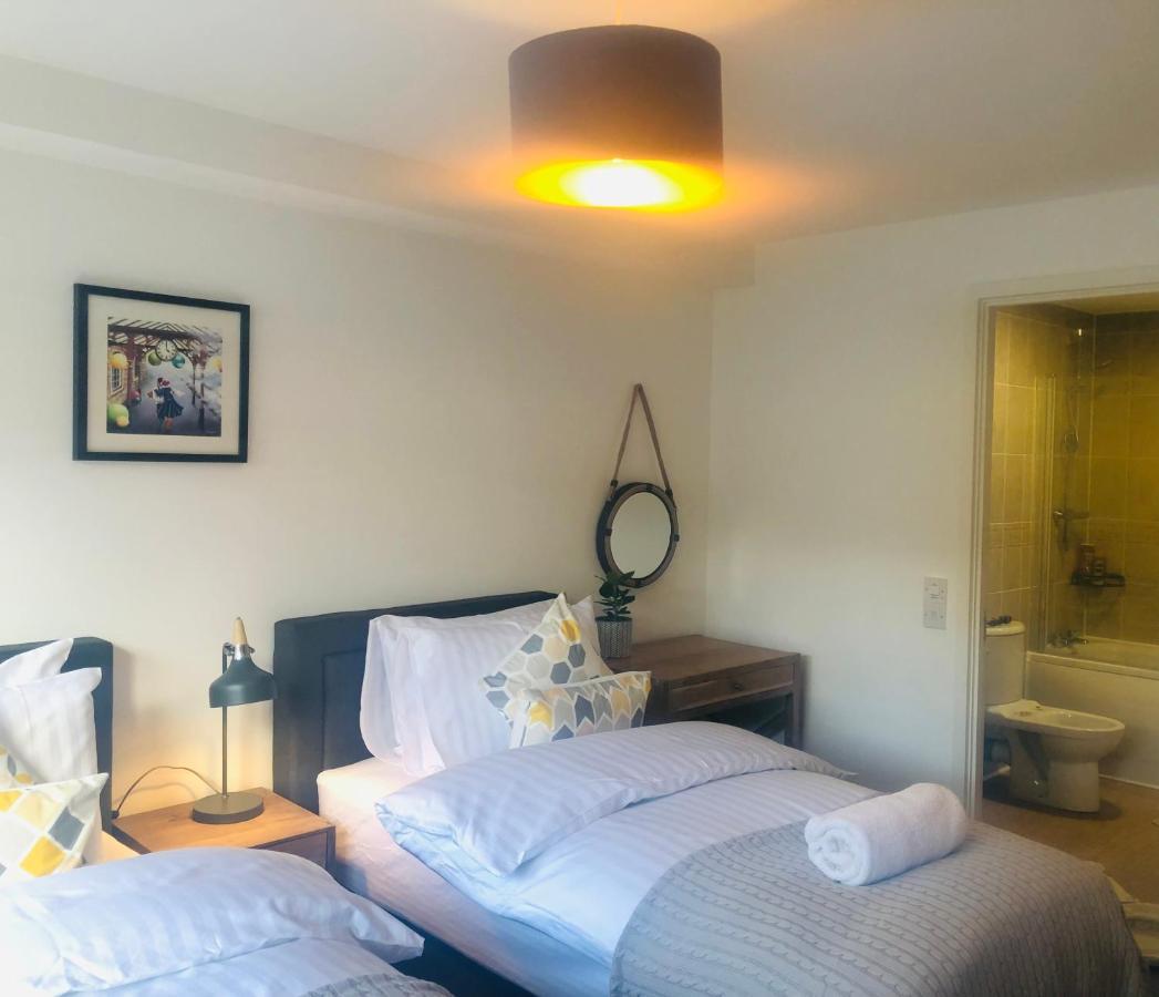 אדינבורו Apartment 2 Bath Free Parking מראה חיצוני תמונה