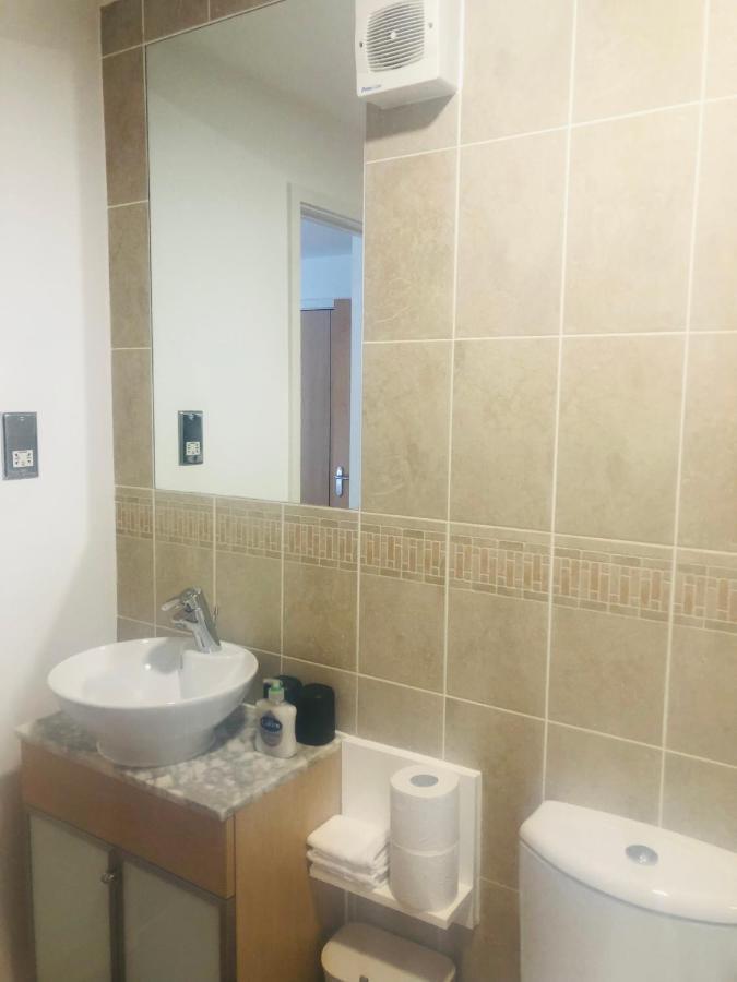 אדינבורו Apartment 2 Bath Free Parking מראה חיצוני תמונה