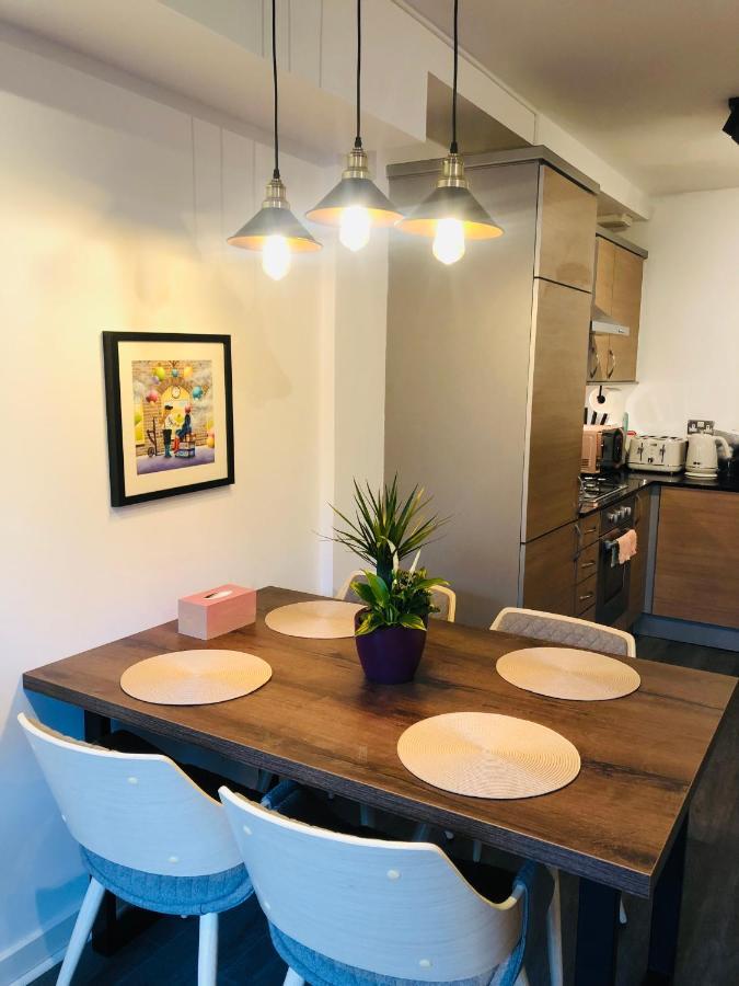 אדינבורו Apartment 2 Bath Free Parking מראה חיצוני תמונה